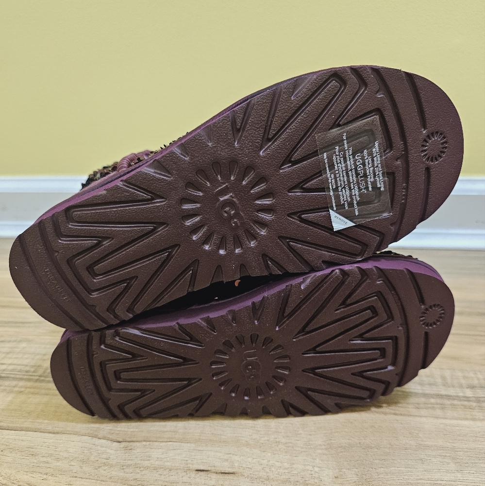 UGG Classic Mini ChunkySequin, pinot noir, size US 7 - Picture 7 of 11